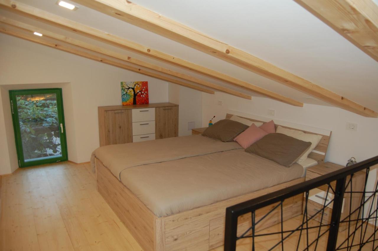 Apartma Hiska Dobravlje Екстер'єр фото