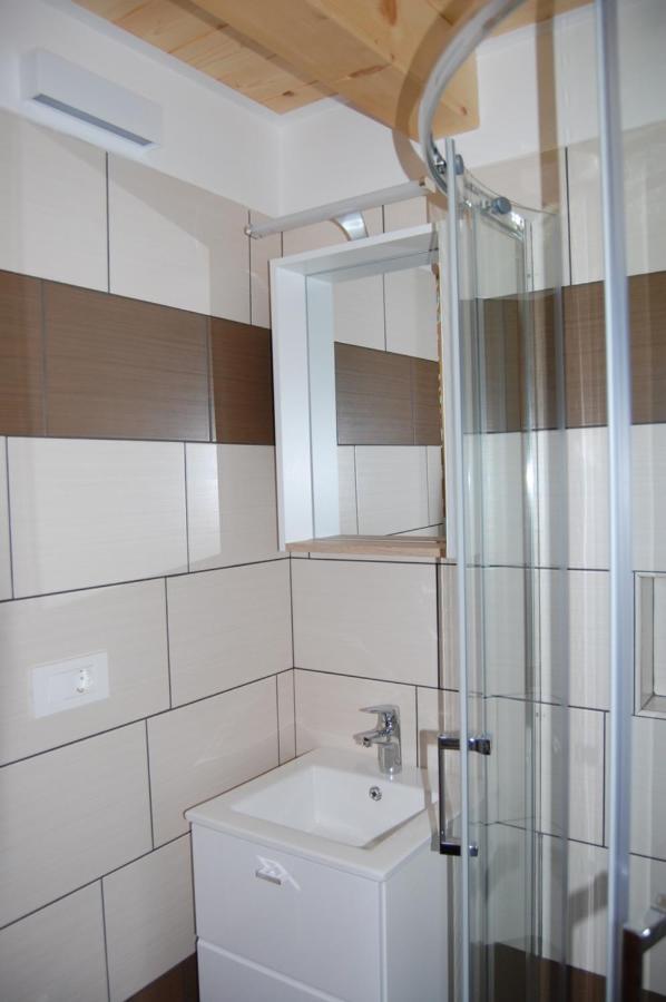 Apartma Hiska Dobravlje Екстер'єр фото